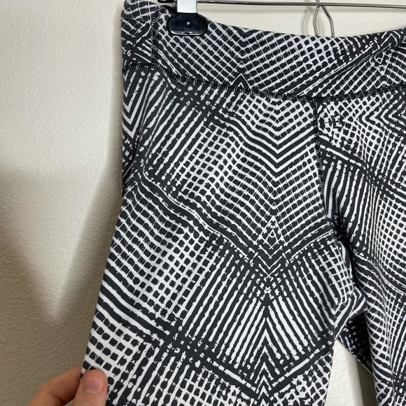 Adidas Black And White Leggings With Design Size Medium Women’s - Picture 2 of 6